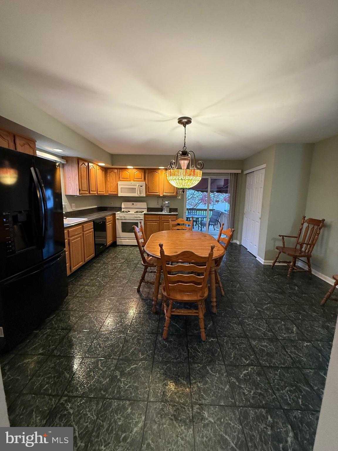 4312 Yorktown Dr photo 7