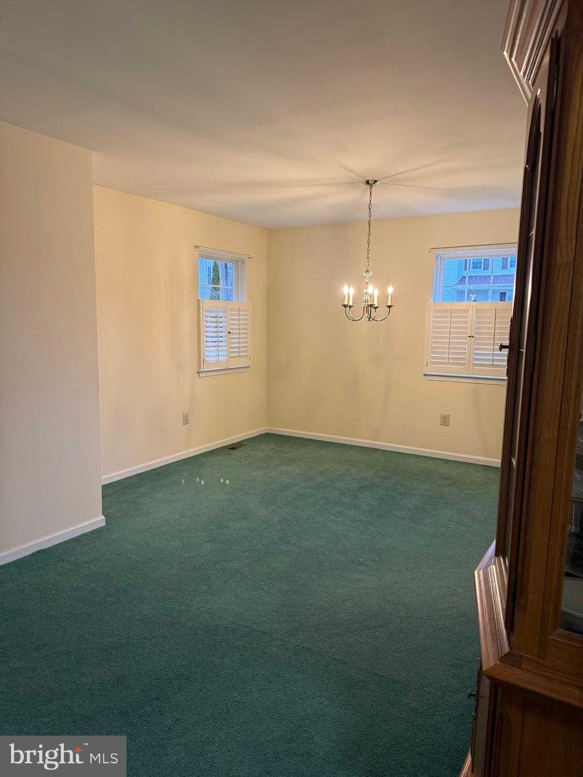 4312 Yorktown Dr photo 9