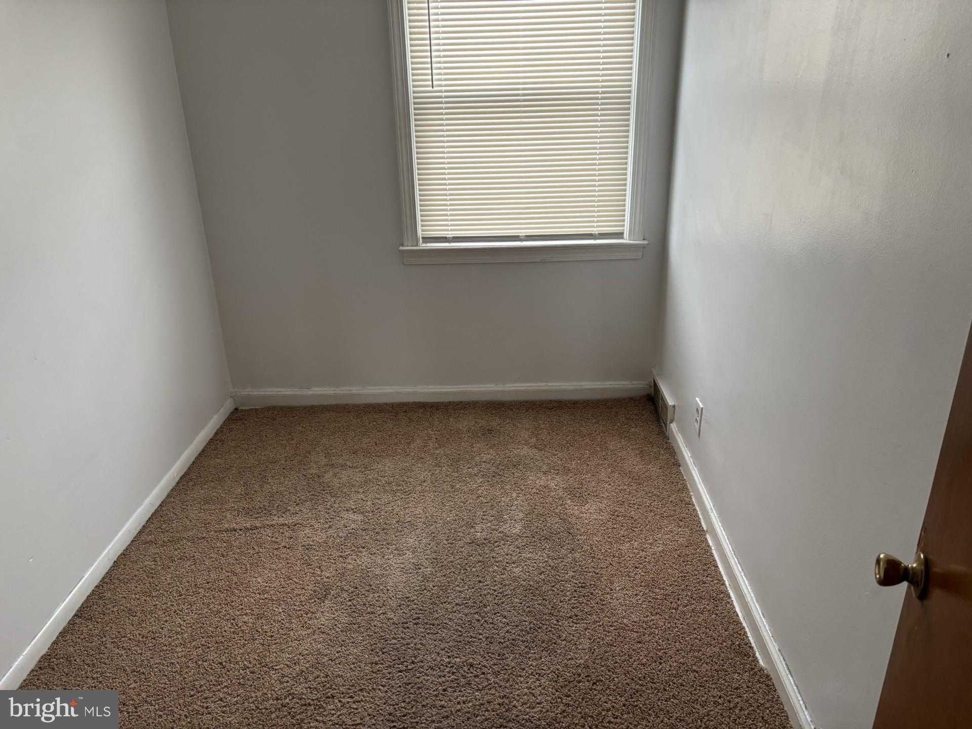 5409 Erdrick St photo 10