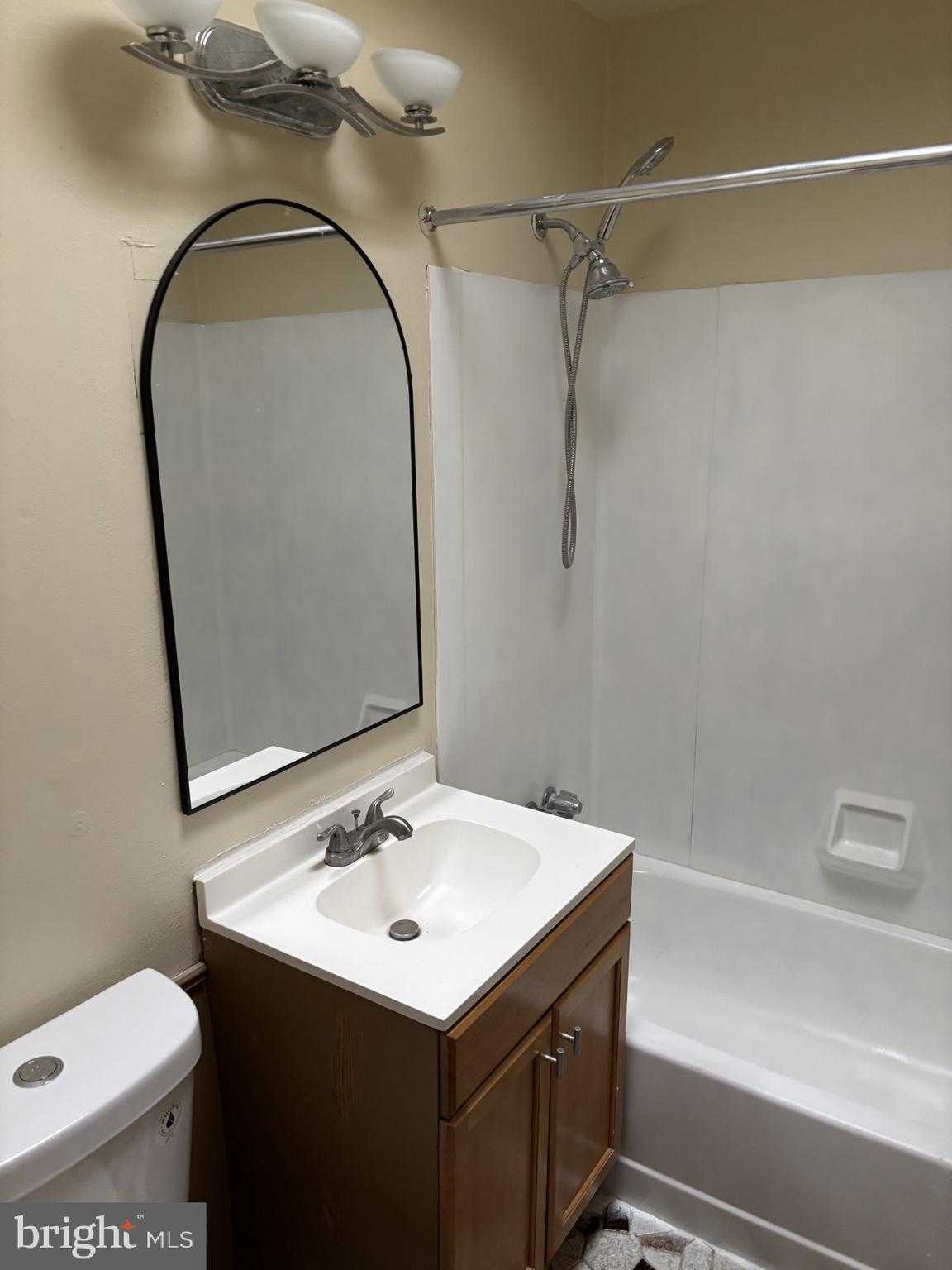 5409 Erdrick St photo 11