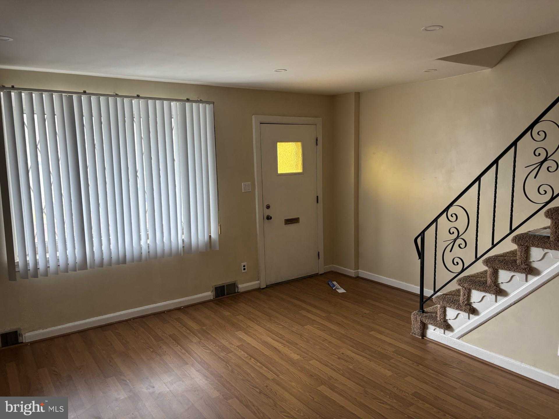 5409 Erdrick St photo 2