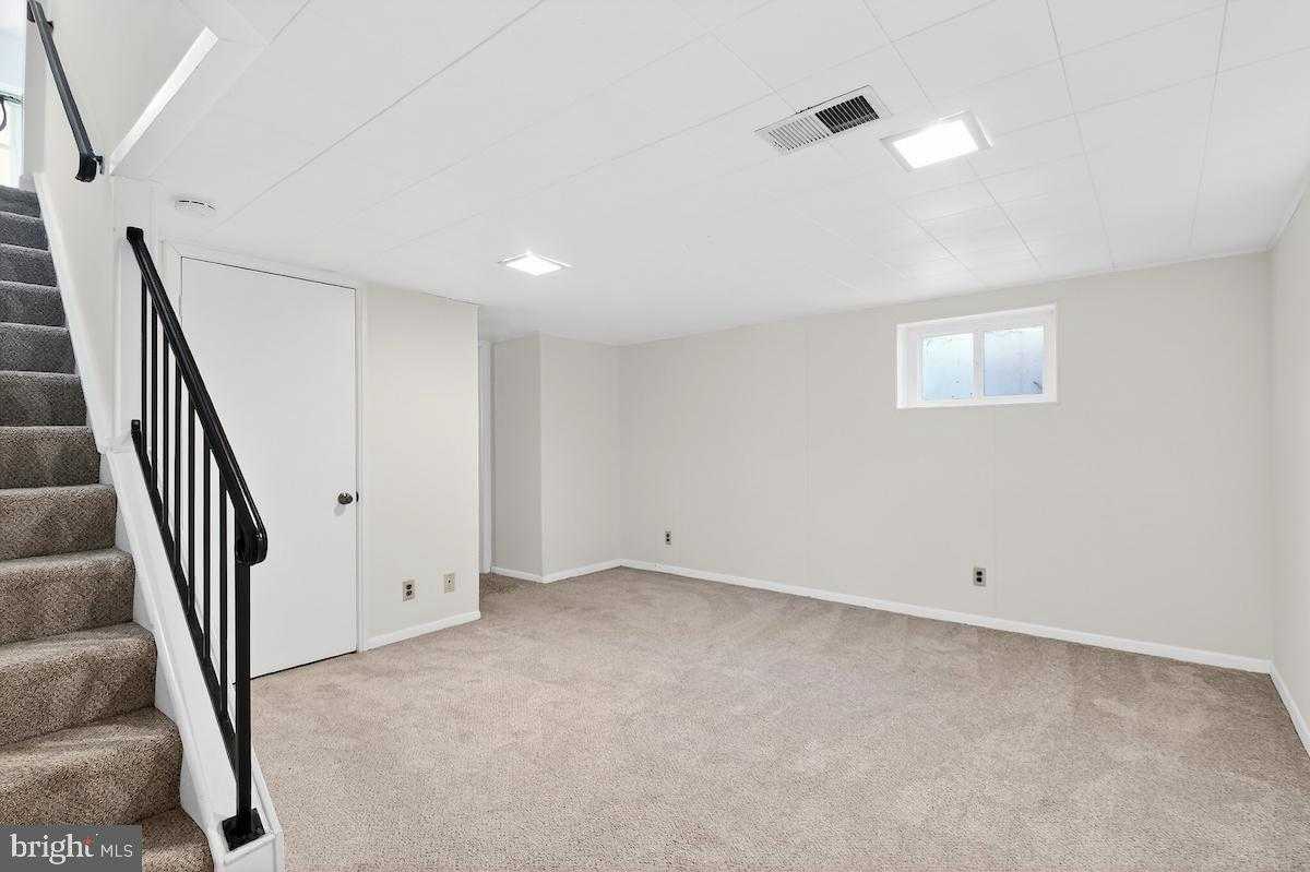 3455 S Stafford St photo 33