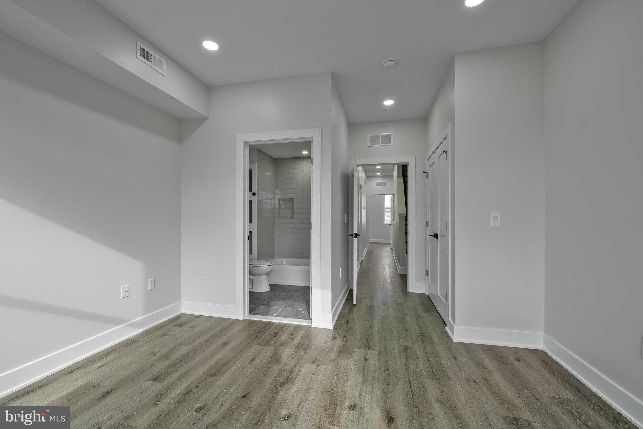 1923 Page St photo 20