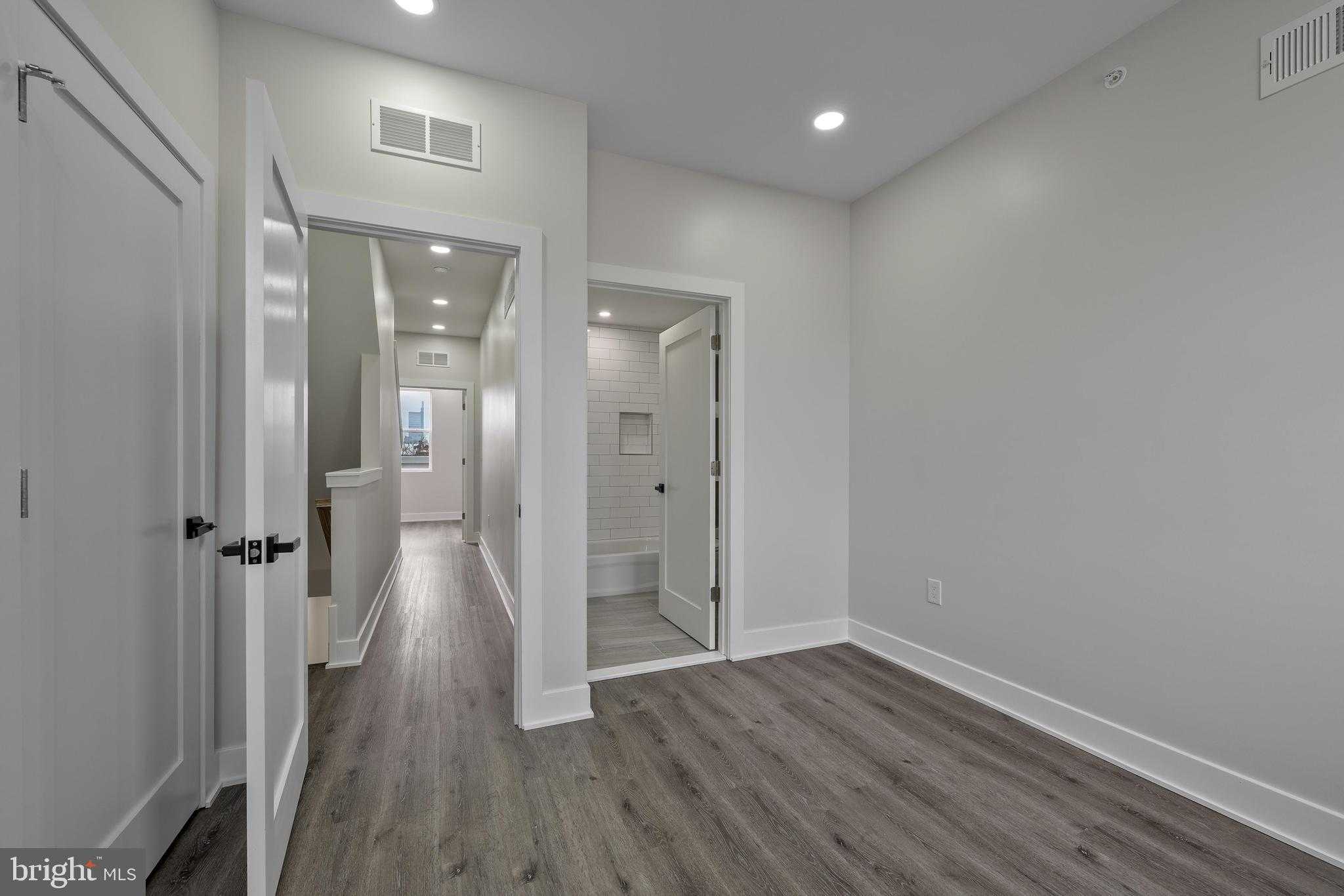 1923 Page St photo 23