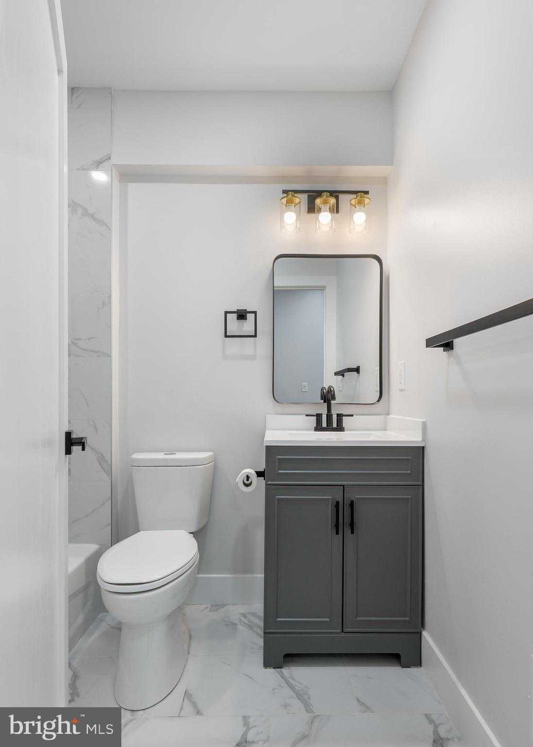 1923 Page St photo 9