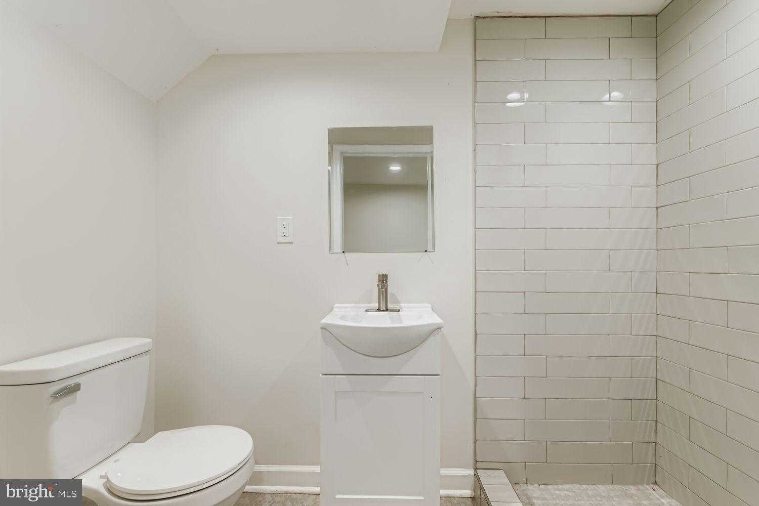 1311 N Kenwood Ave photo 18