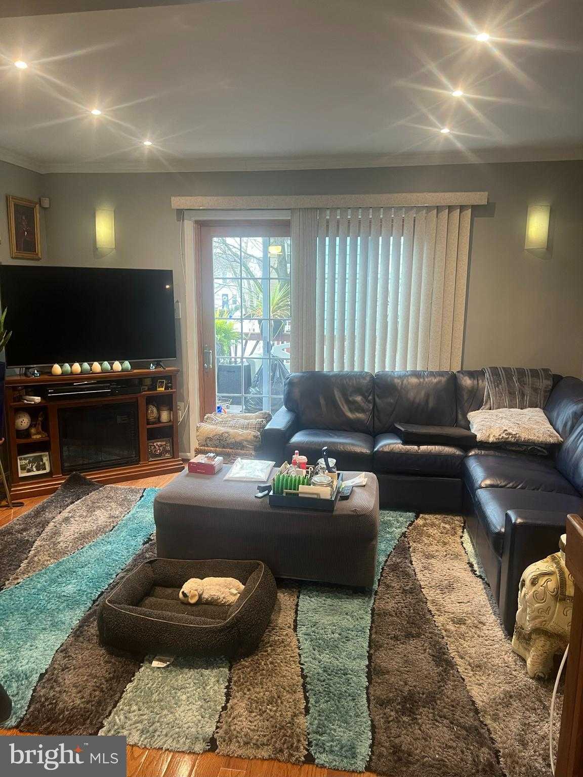 3055 Shepperton Ter photo 9