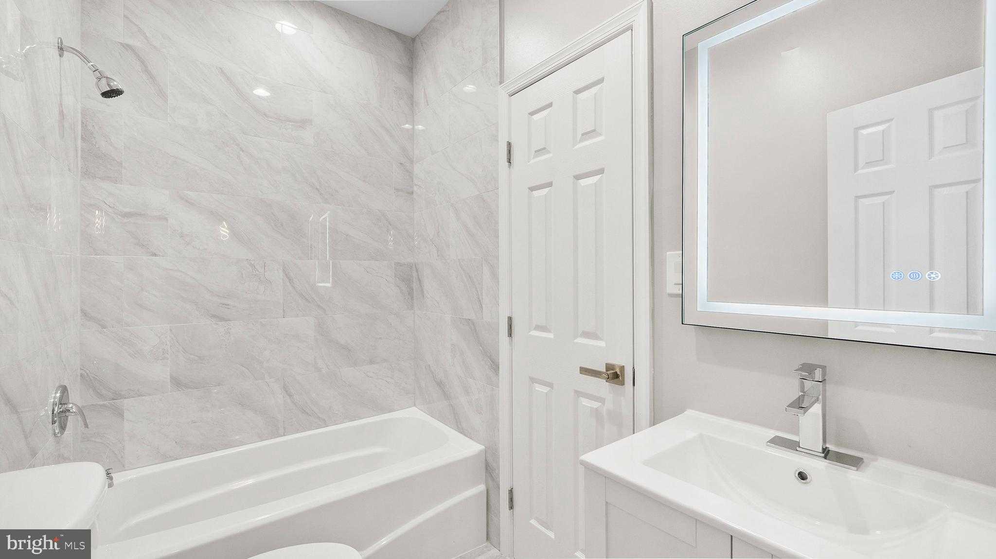 921 Balboa Ave photo 12