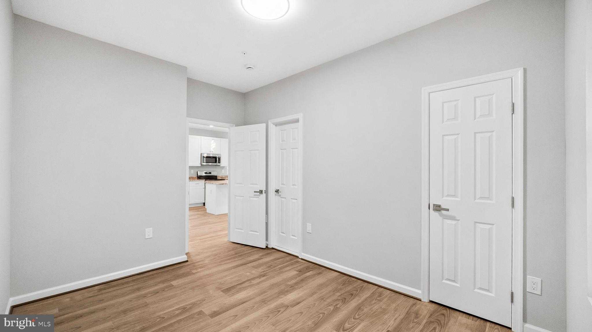 921 Balboa Ave photo 13