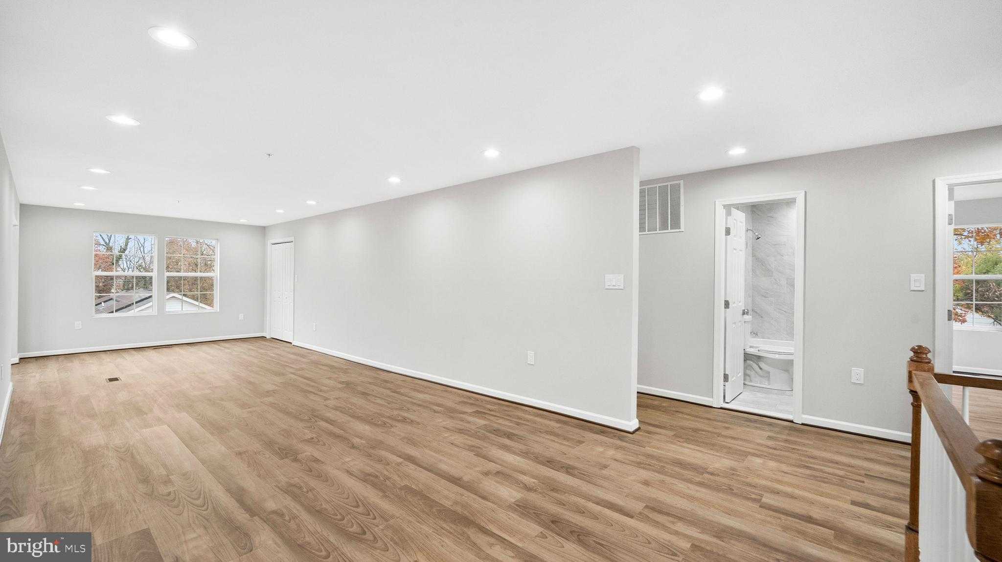 921 Balboa Ave photo 15