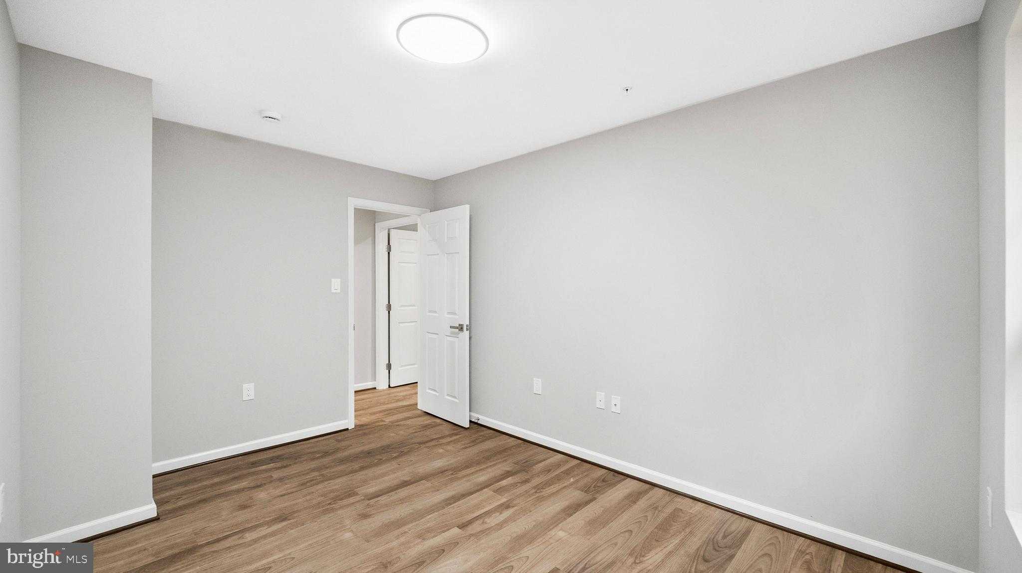 921 Balboa Ave photo 24