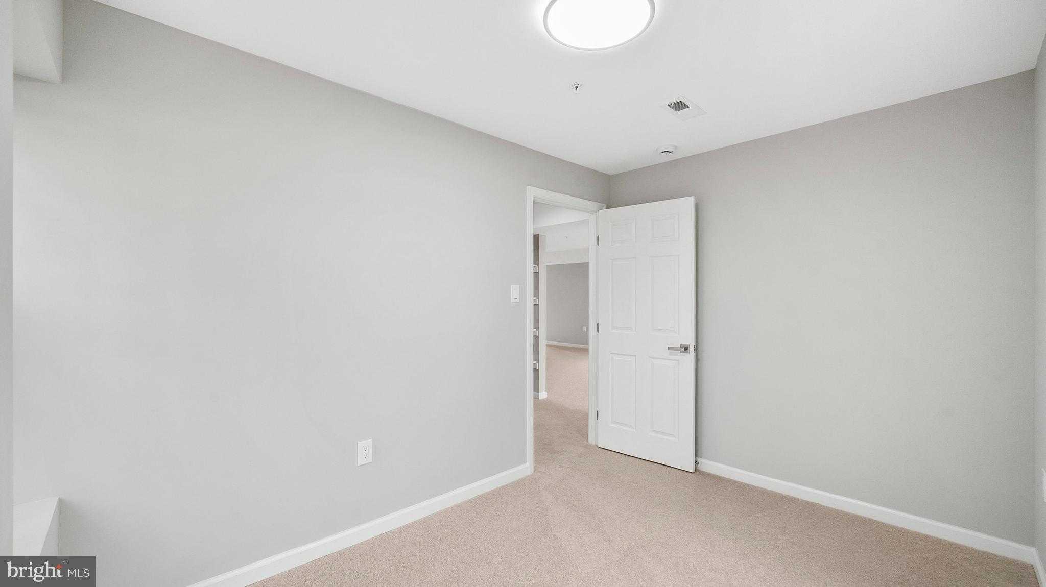 921 Balboa Ave photo 34