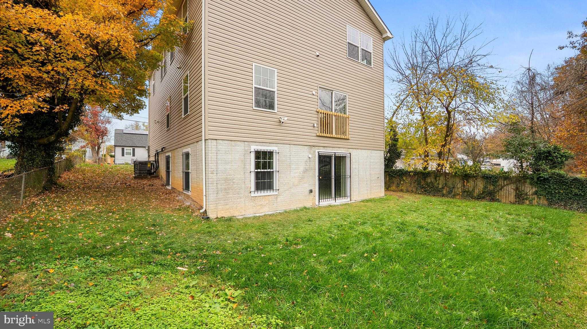 921 Balboa Ave photo 36