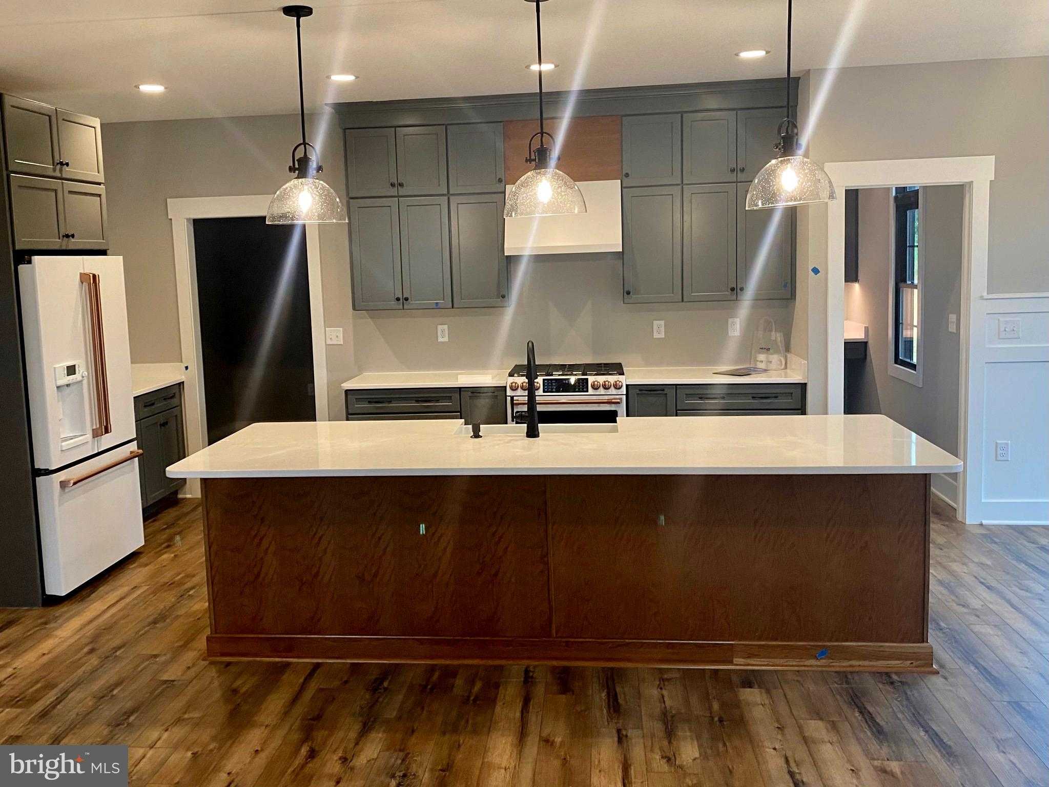 River Ridge Dr photo 3