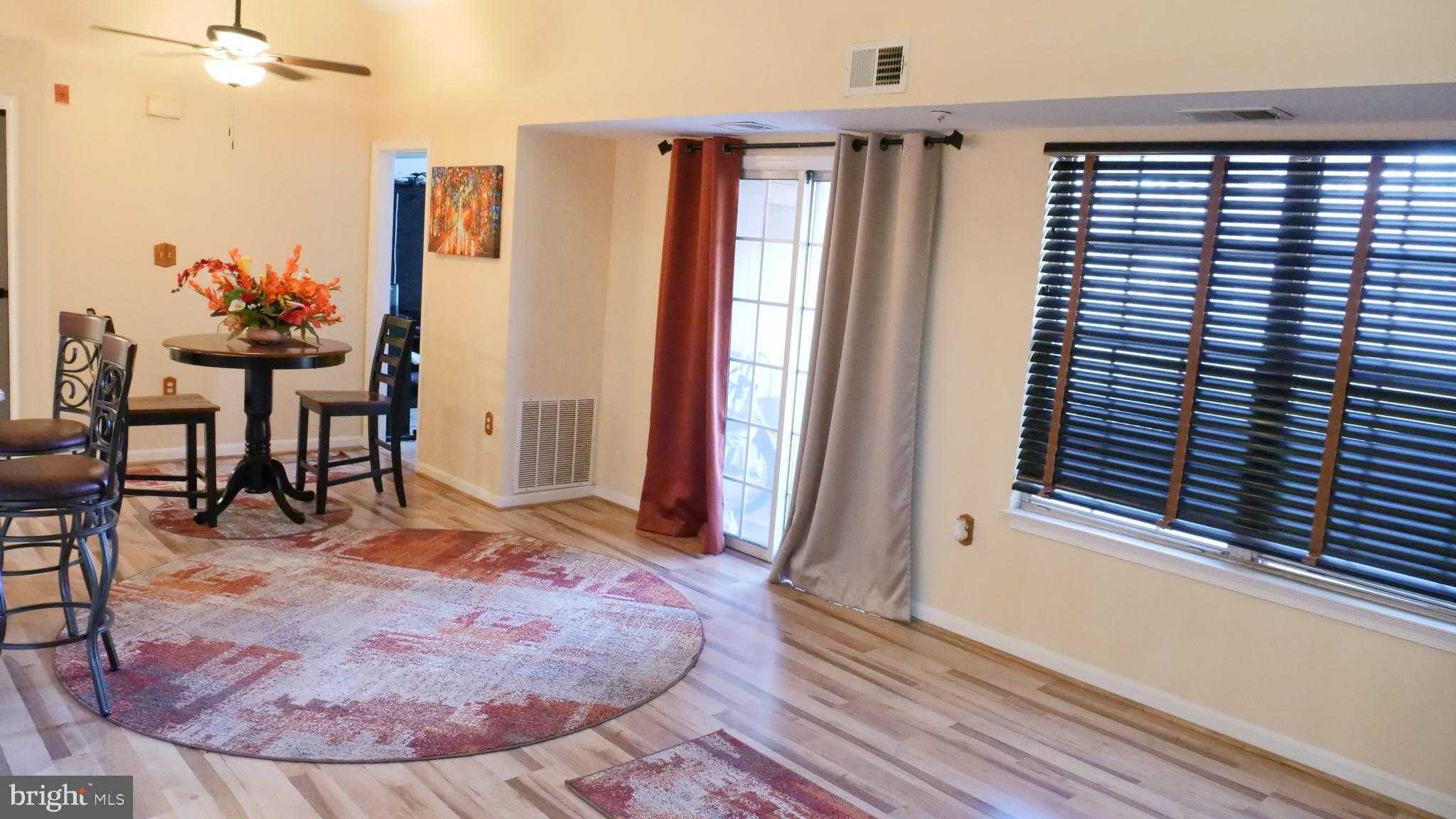 9709 Lake Pointe CT Apt 301 photo 7