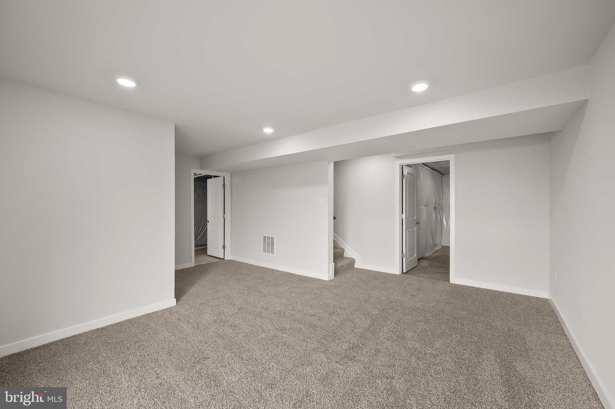 360 Eclipse St photo 34