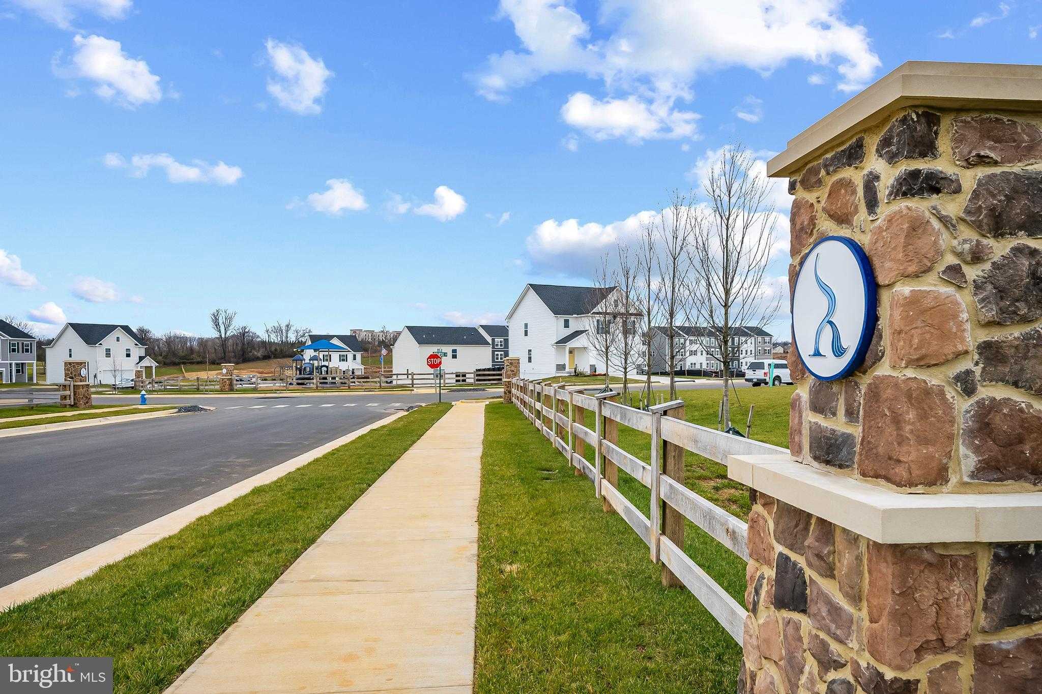 360 Eclipse St photo 41