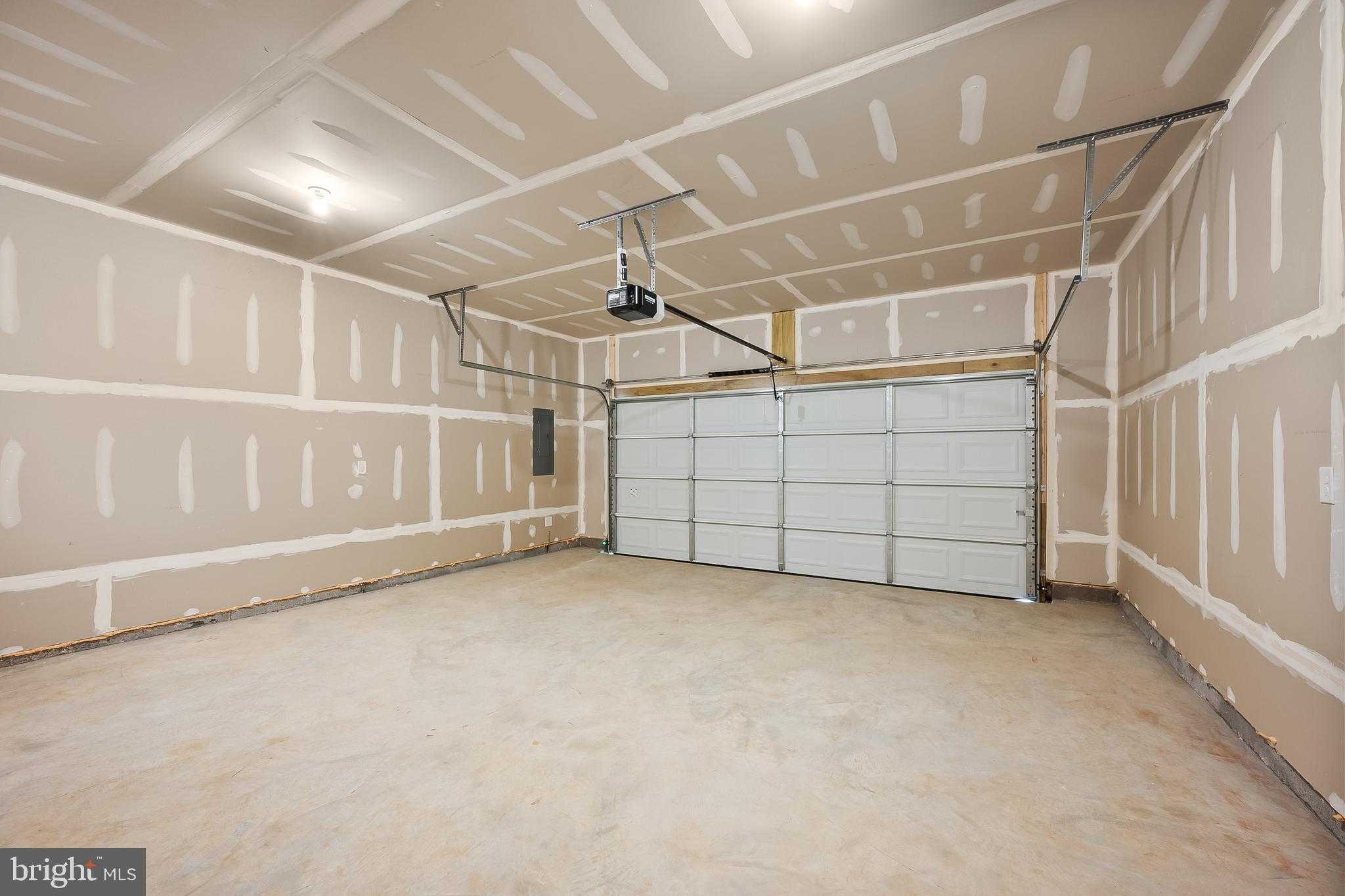 360 Eclipse St photo 6