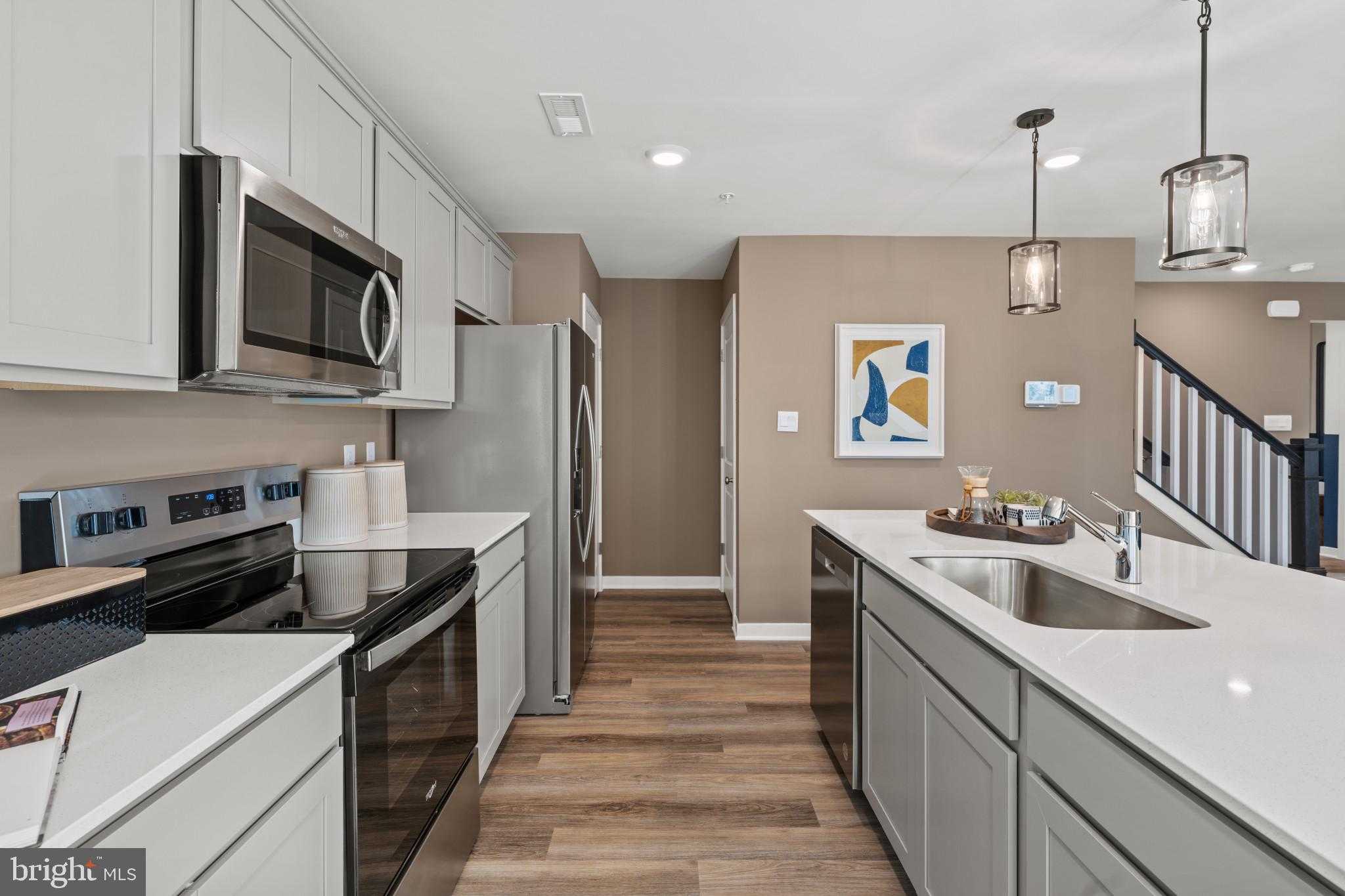 372 Eclipse St photo 10