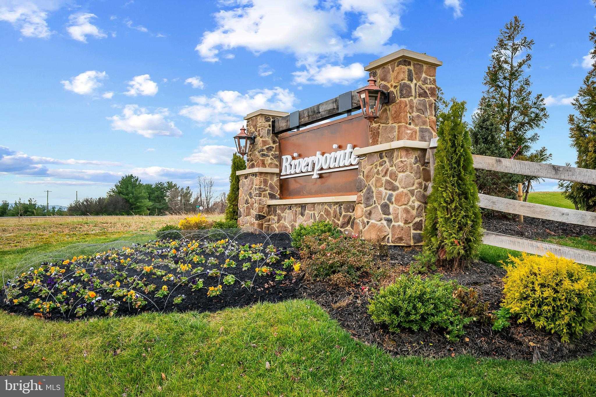 372 Eclipse St photo 33