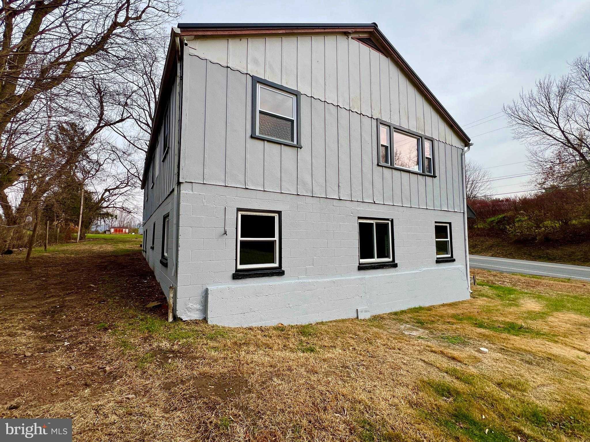 1722 Saxton Rd photo 5