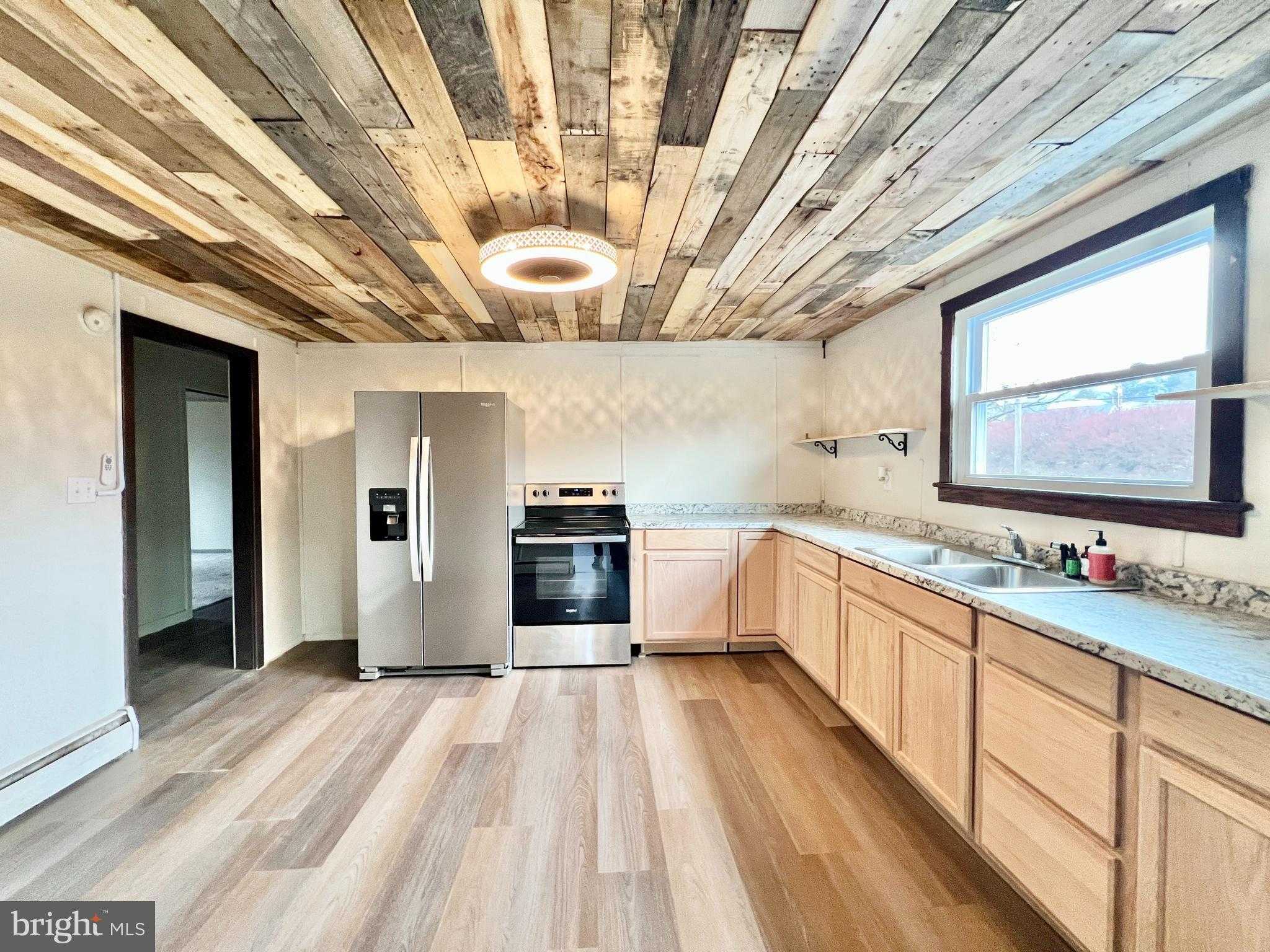 1722 Saxton Rd photo 9