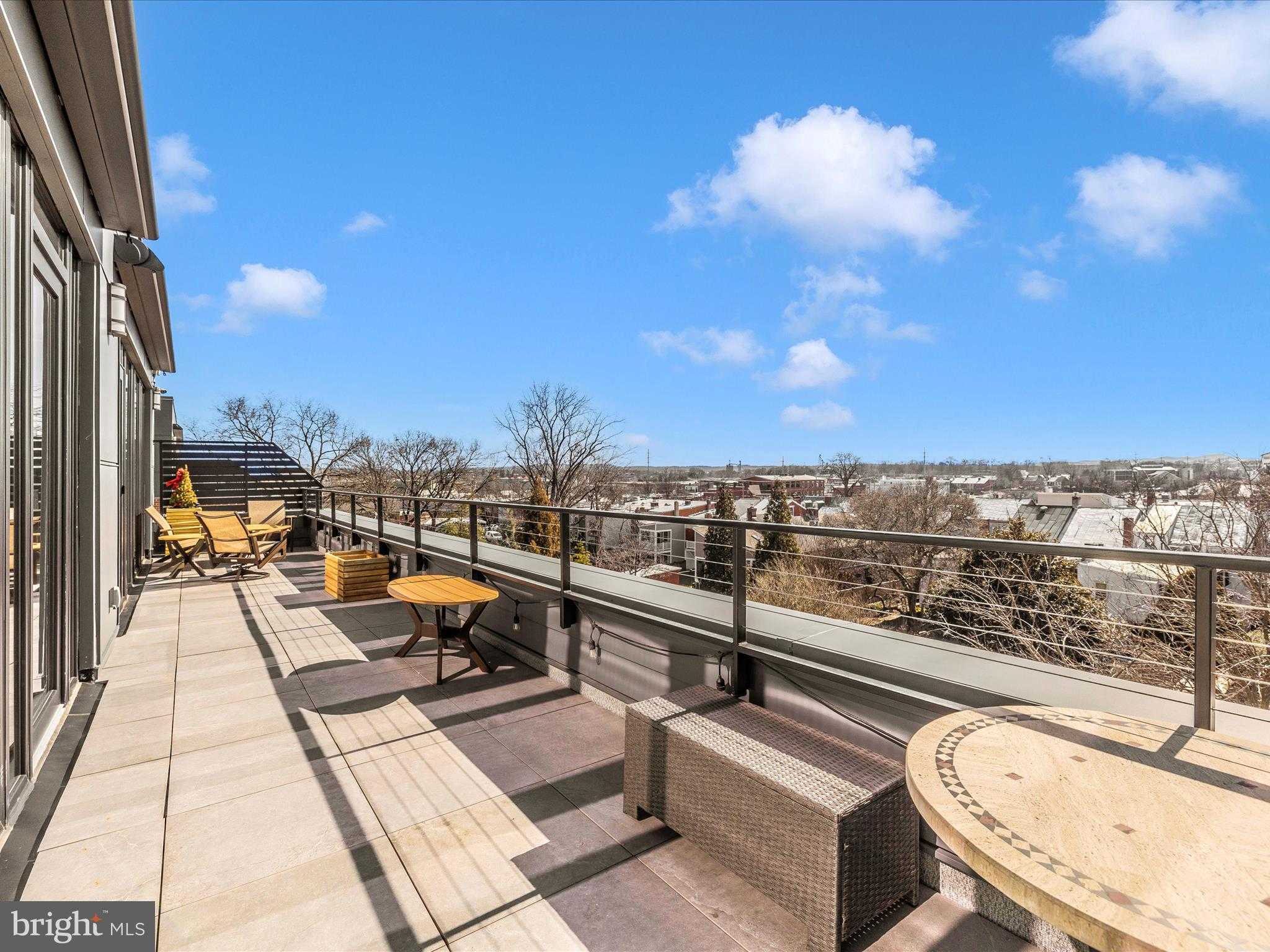 210 E 2nd St photo 20