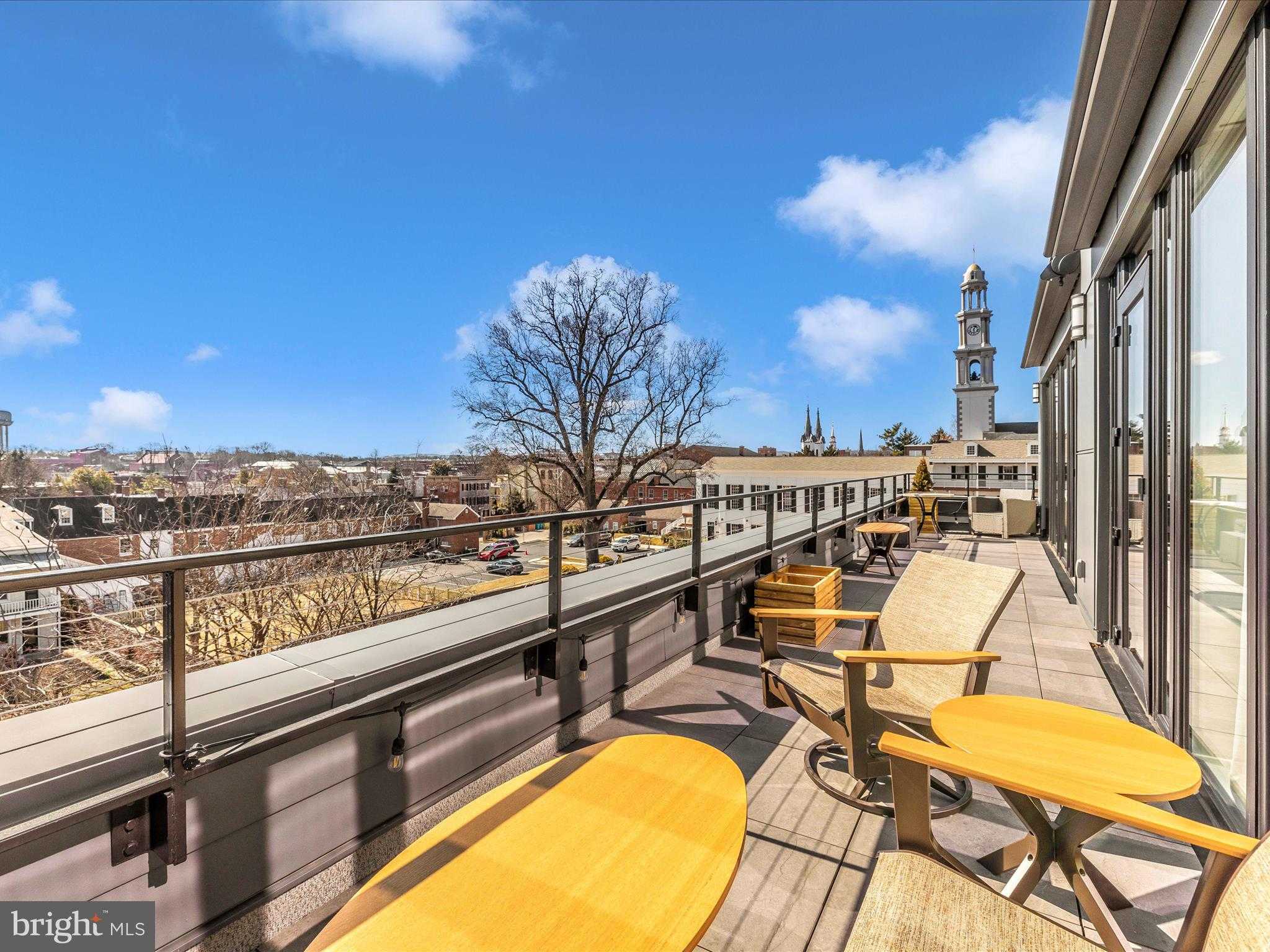 210 E 2nd St photo 21