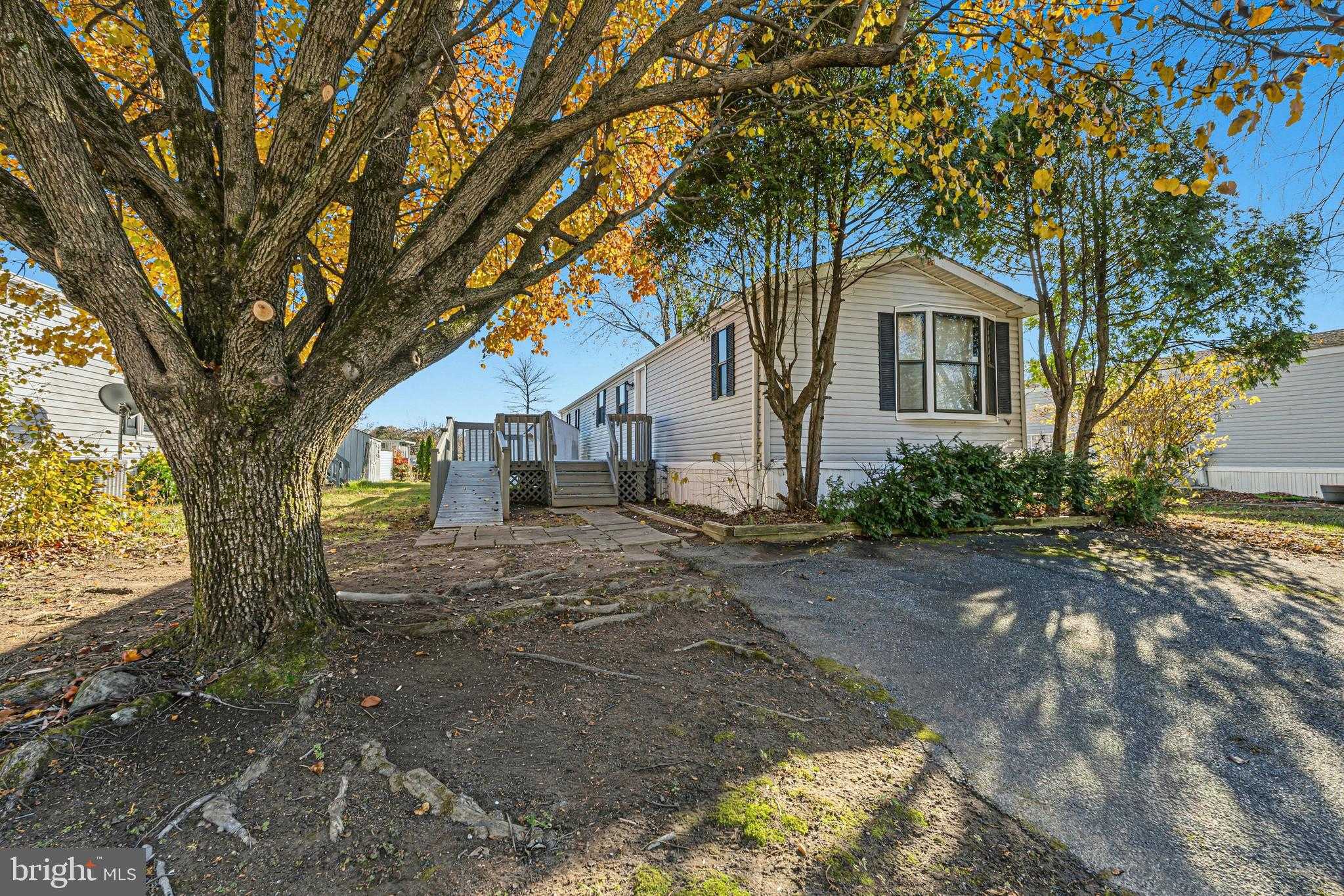 136 Rodeo Cir photo 2