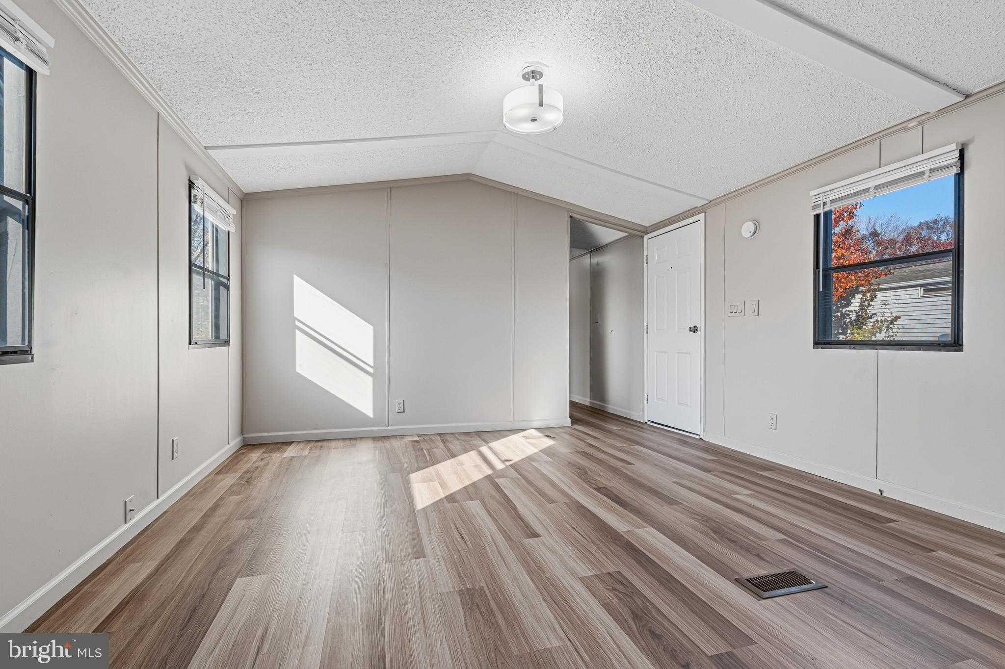 136 Rodeo Cir photo 9