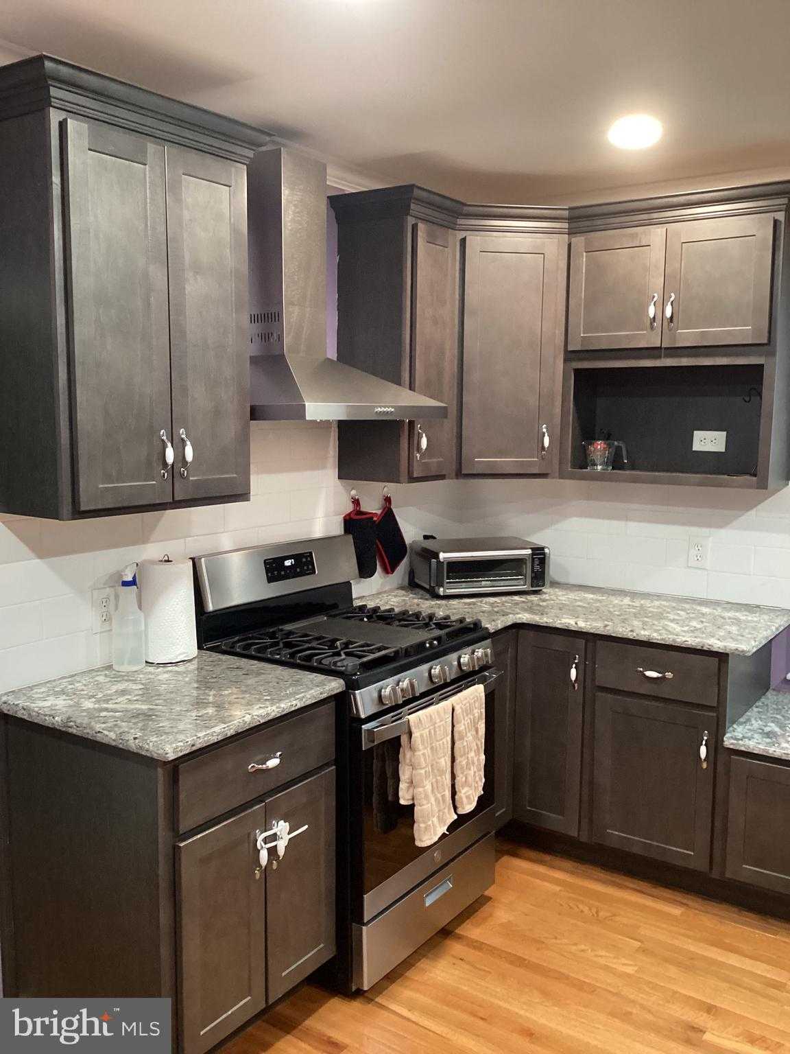 13 W 8th St photo 11