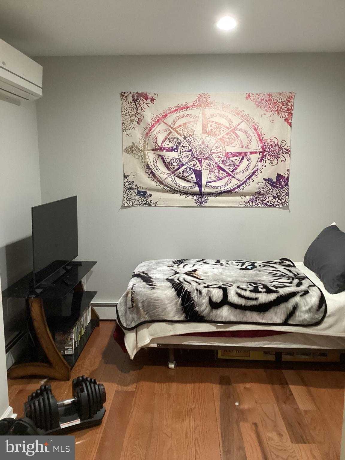 13 W 8th St photo 29