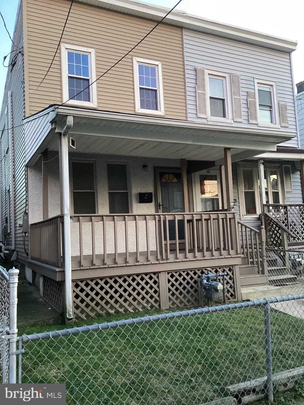 13 W 8th St photo 32