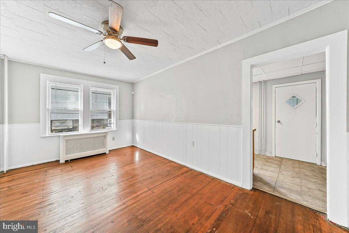 1024 E 18th St photo 10