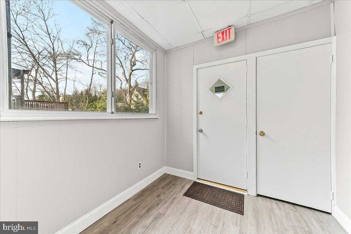 1024 E 18th St photo 15