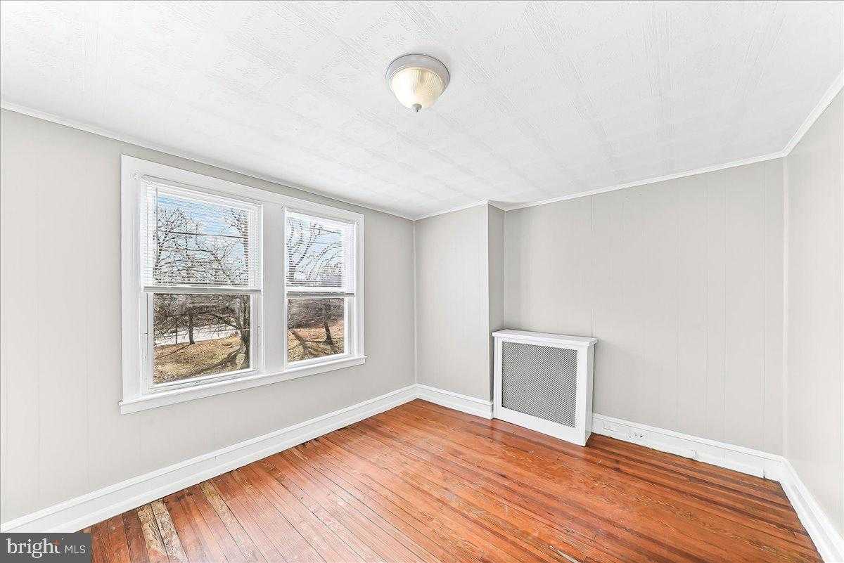 1024 E 18th St photo 16