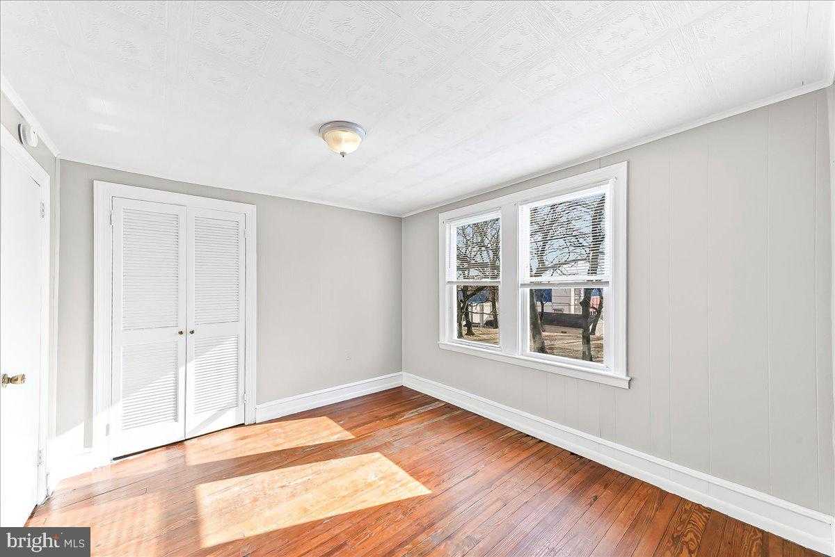 1024 E 18th St photo 17