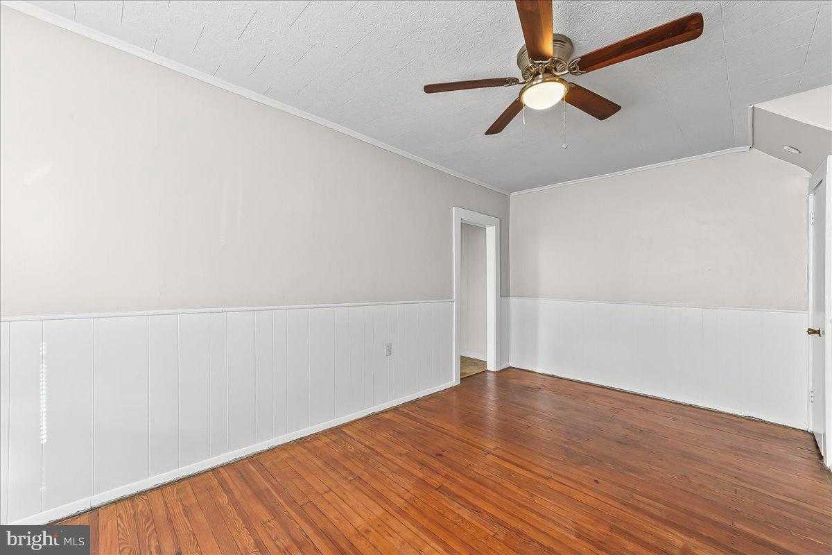 1024 E 18th St photo 9