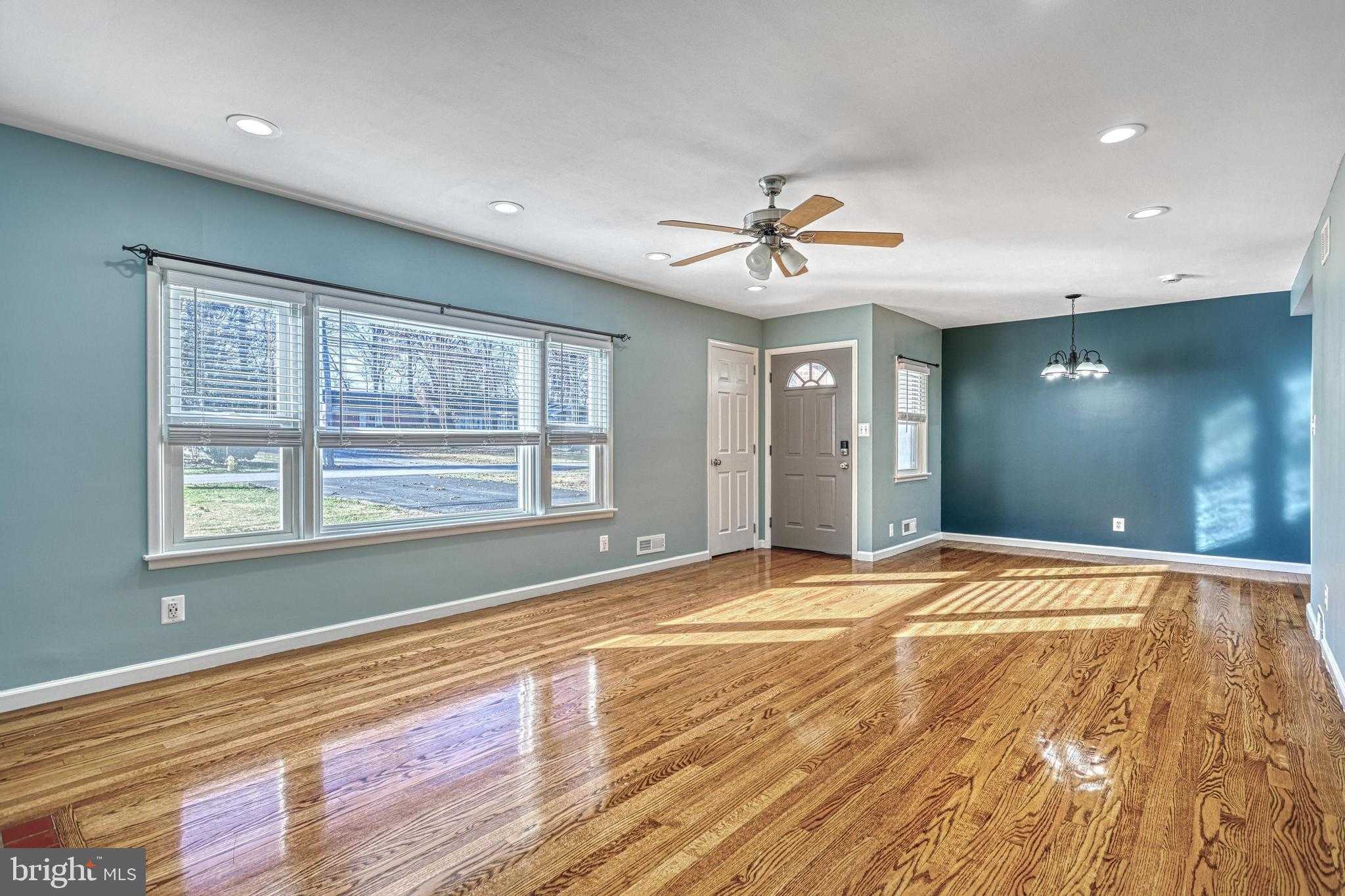 17 Charles Ave photo 6