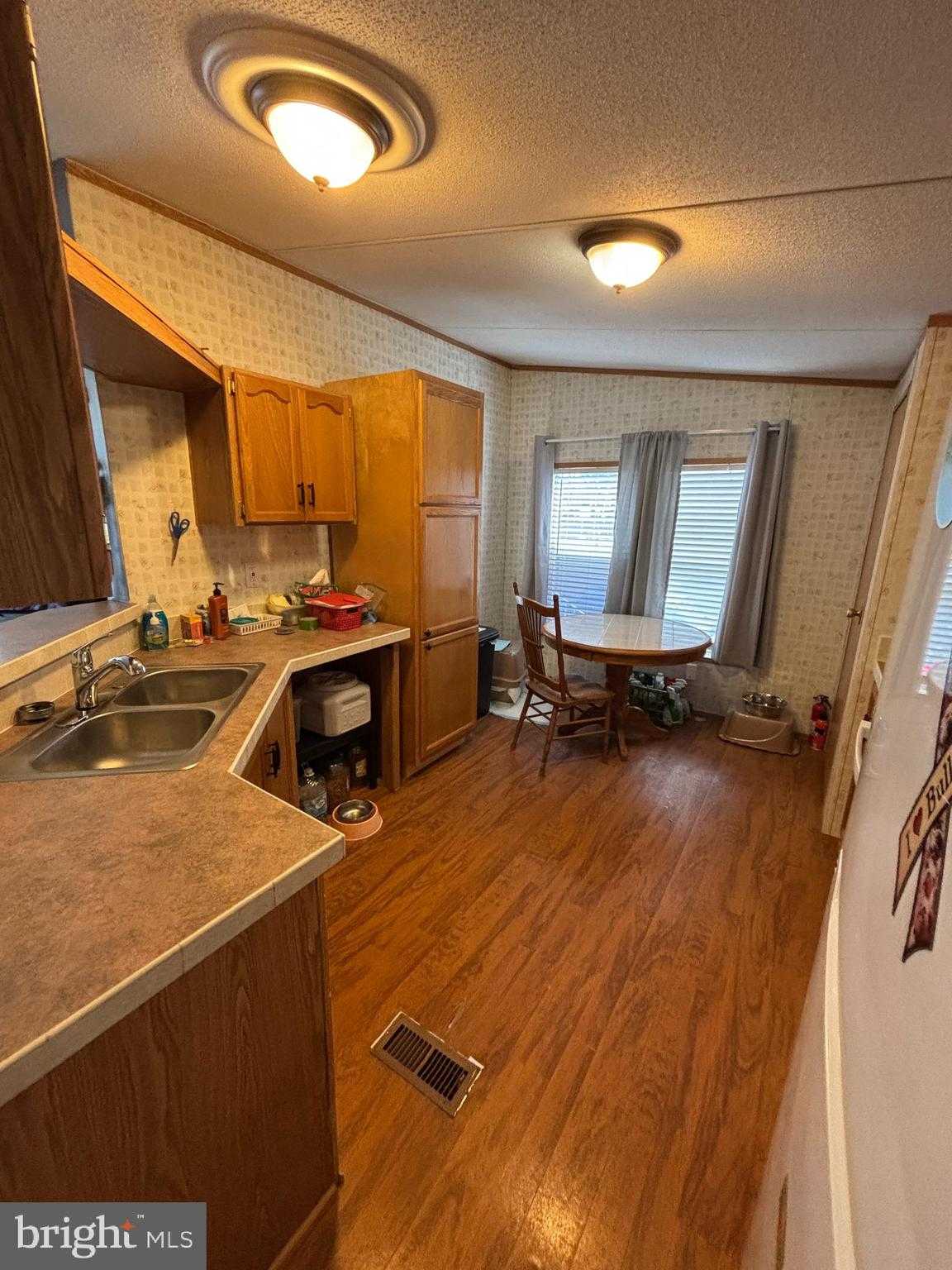 4328 Dover Dr photo 10