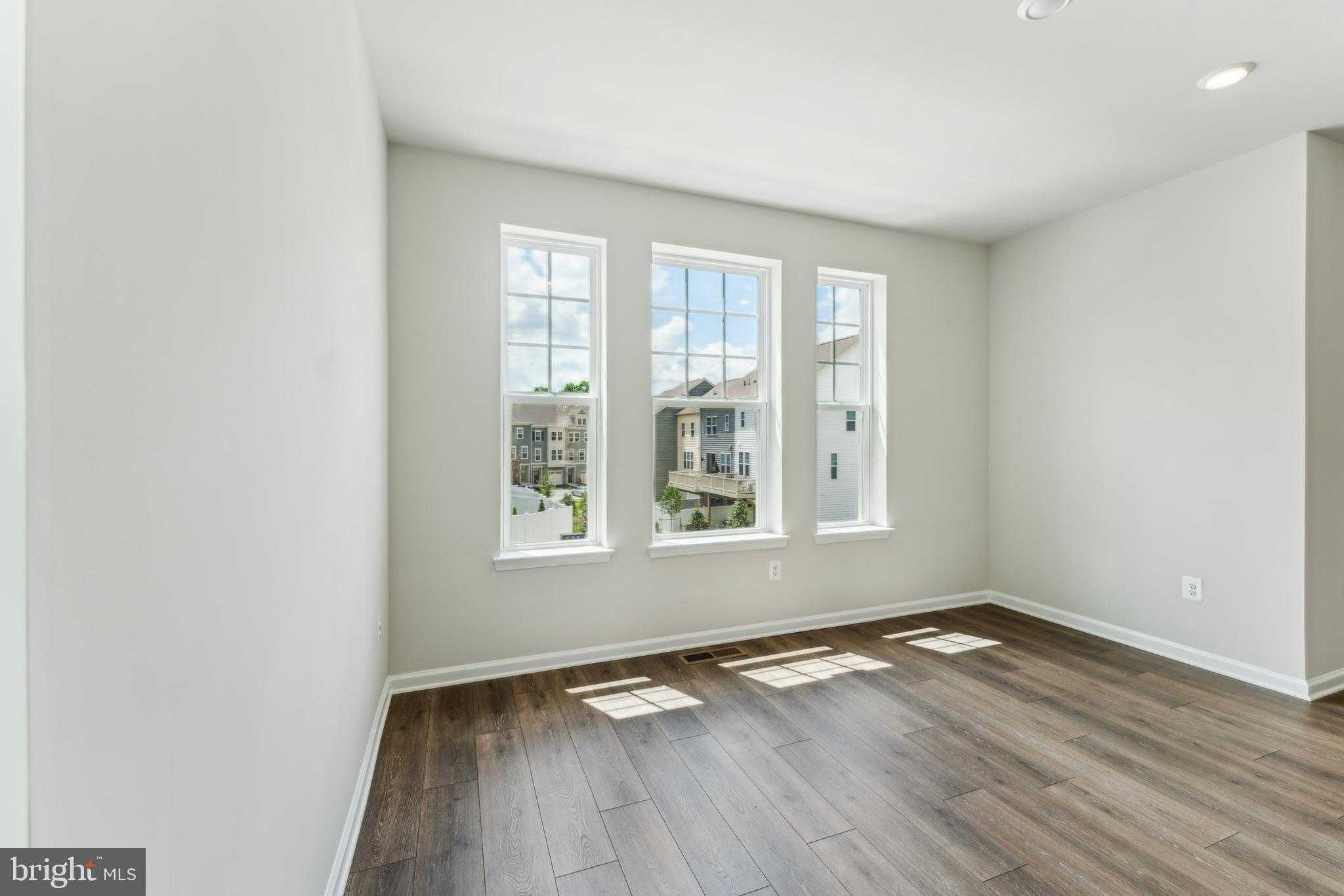 26478 Sir Jamie Ter photo 8