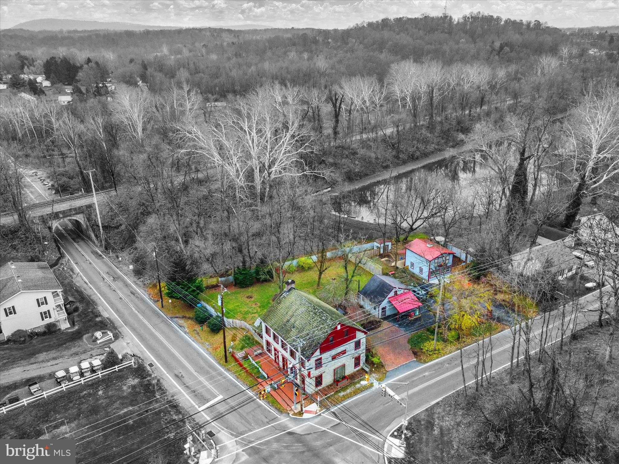 2600 S Market St photo 100