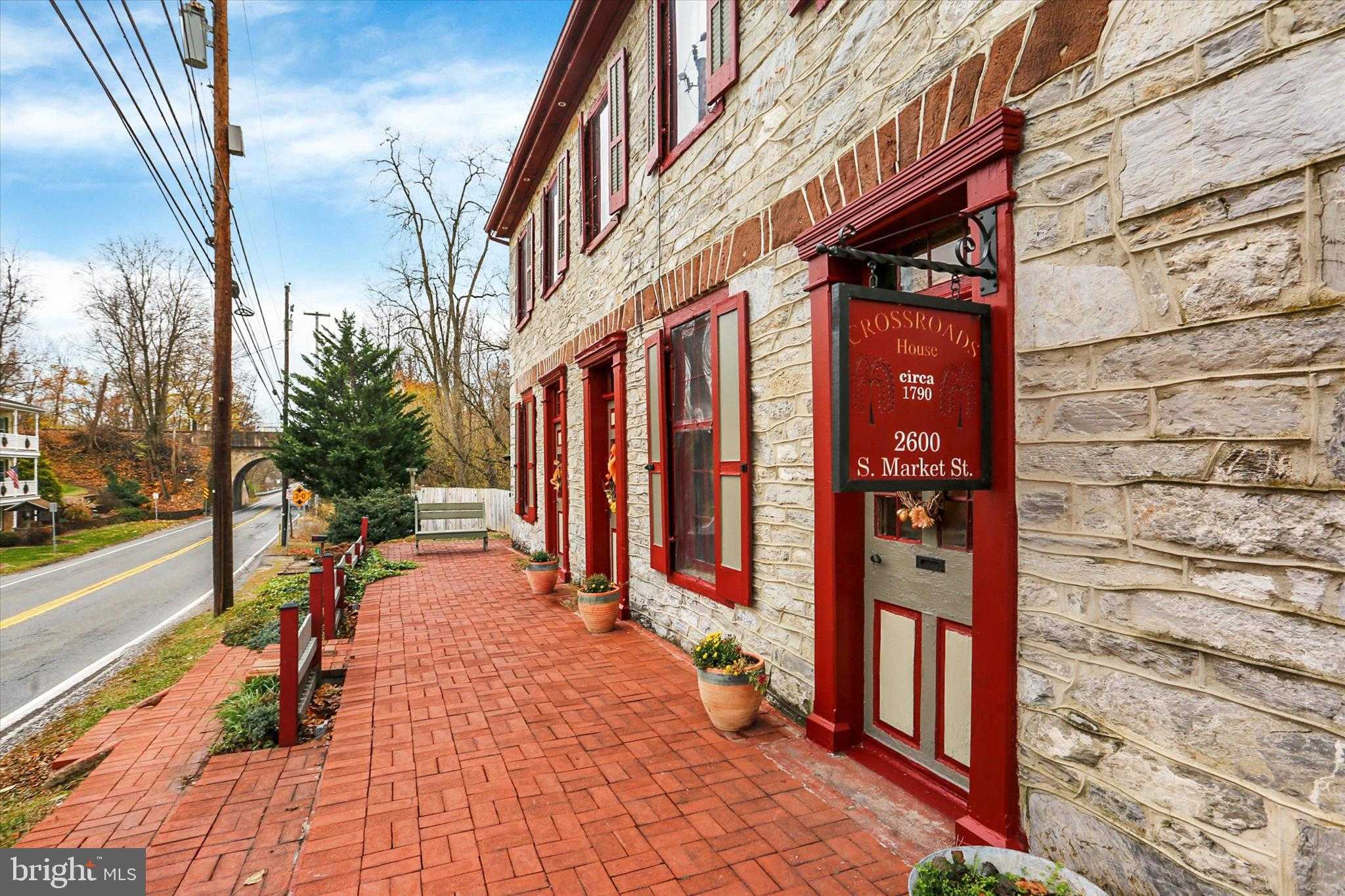 2600 S Market St photo 3