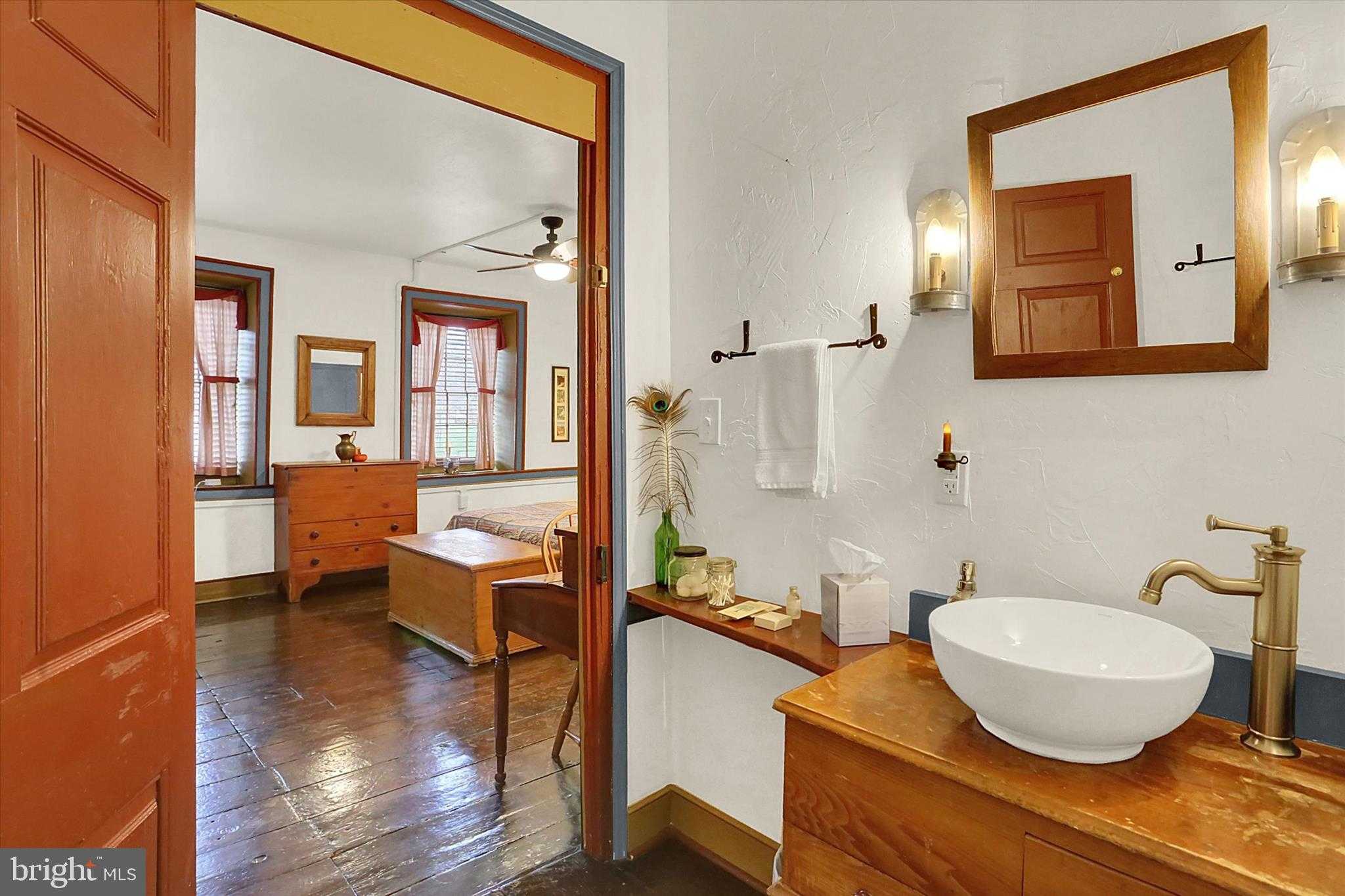 2600 S Market St photo 36