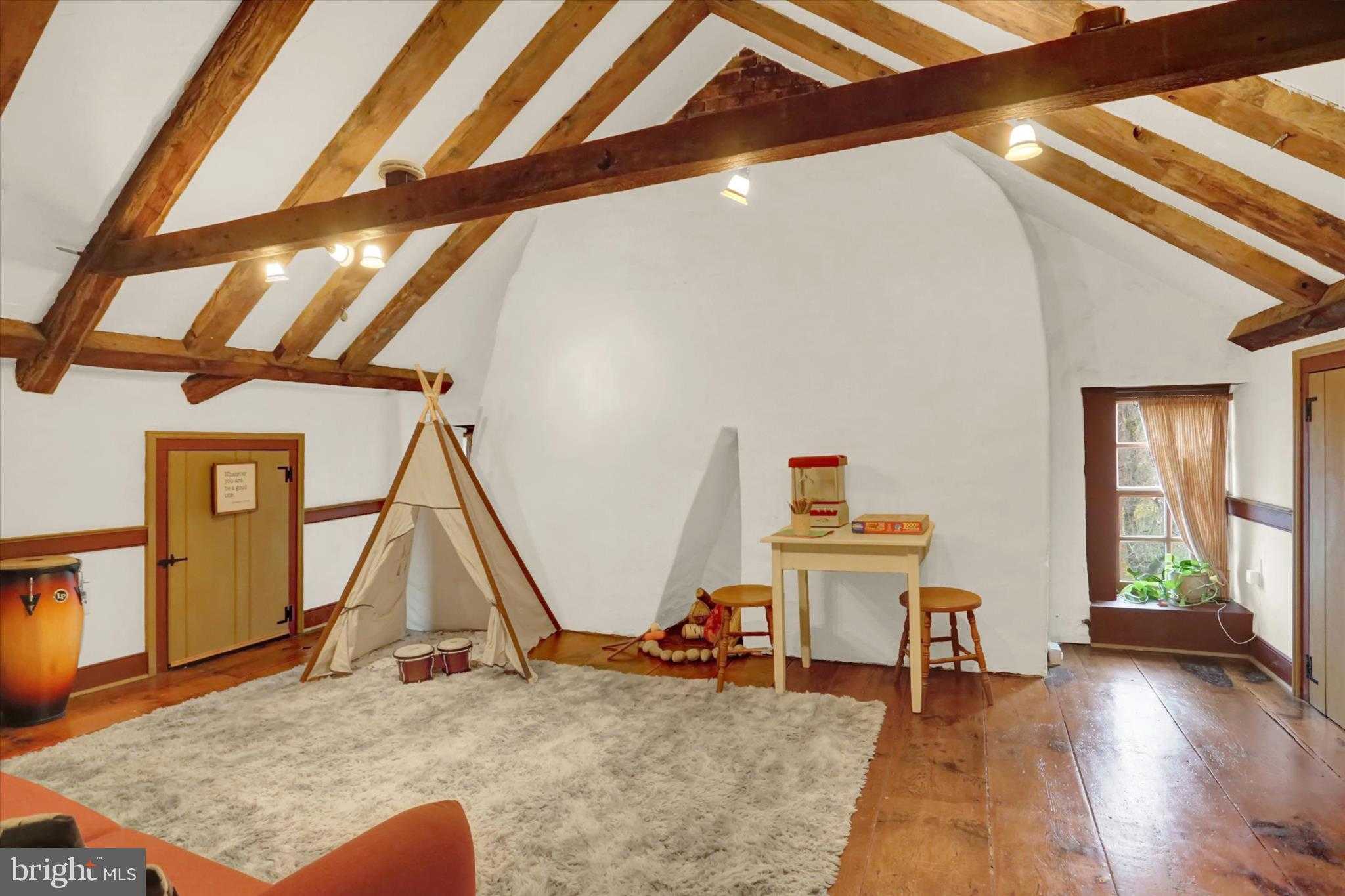 2600 S Market St photo 42