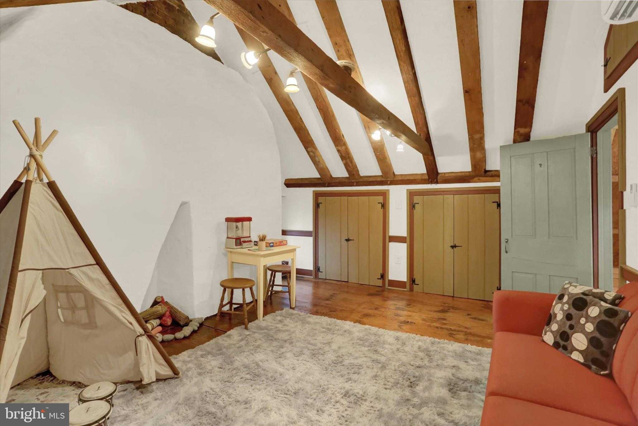 2600 S Market St photo 44