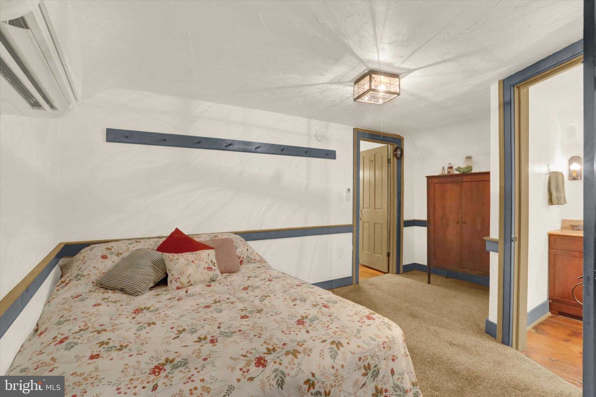 2600 S Market St photo 46