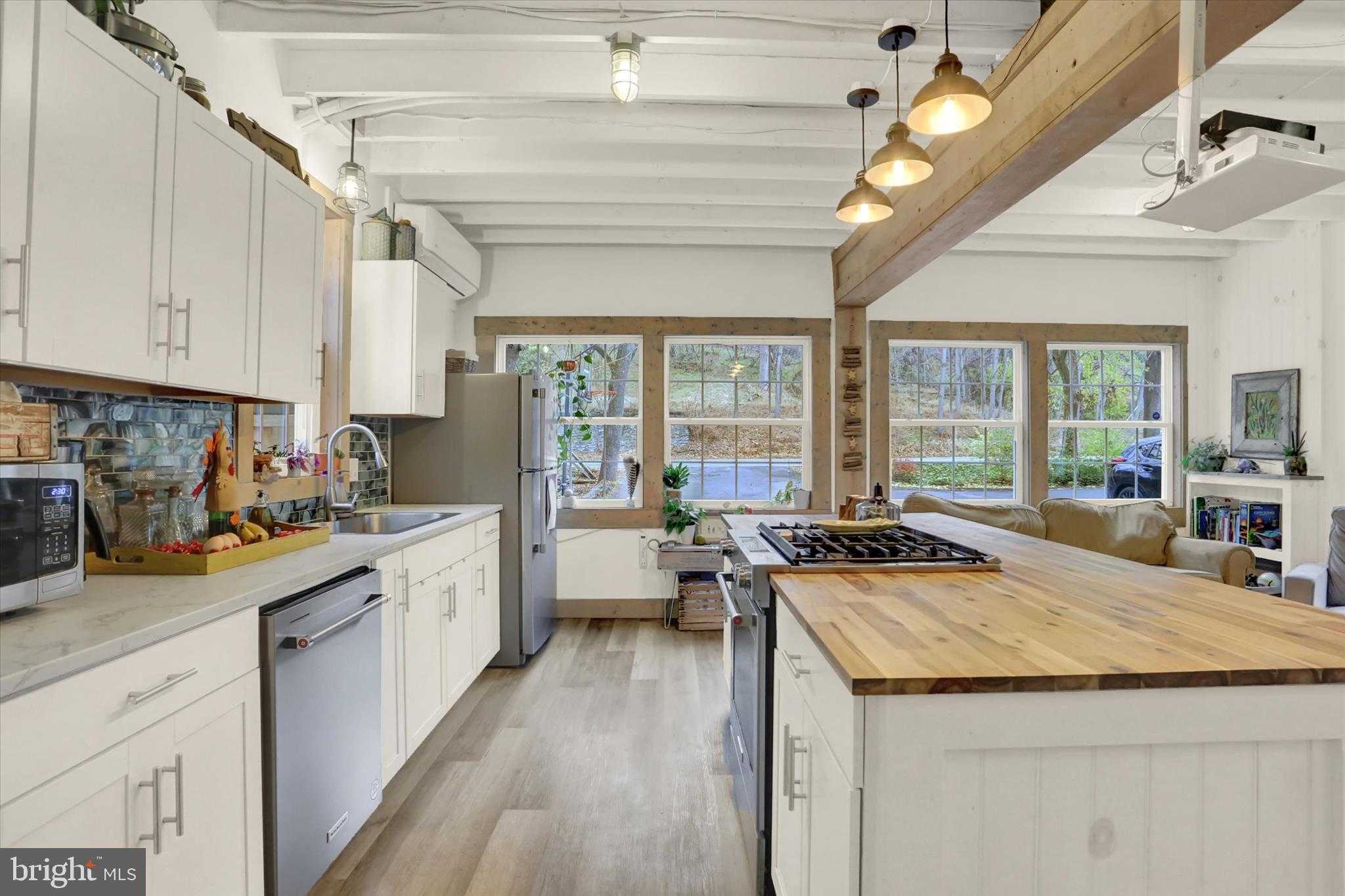 2600 S Market St photo 59