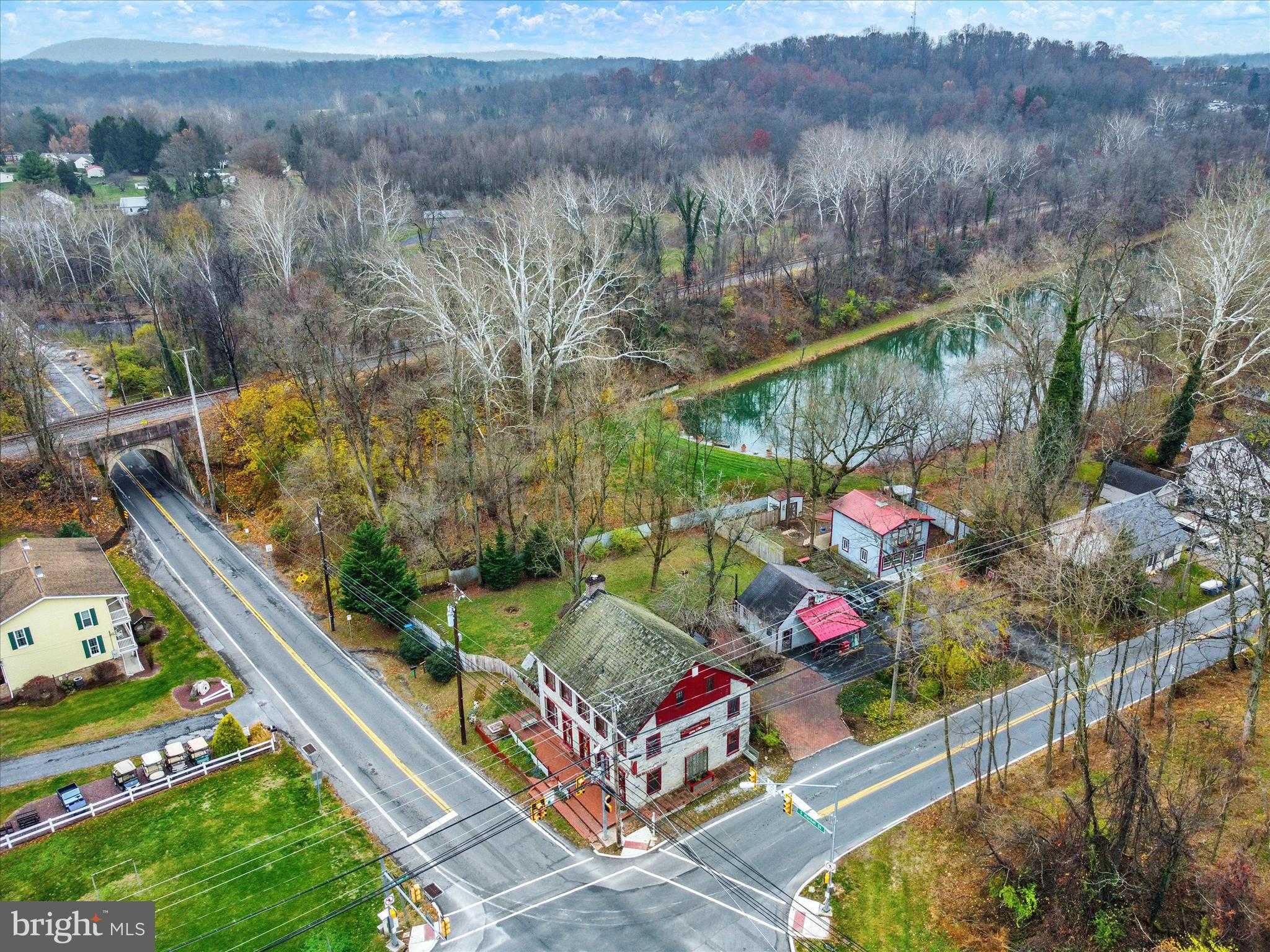 2600 S Market St photo 94