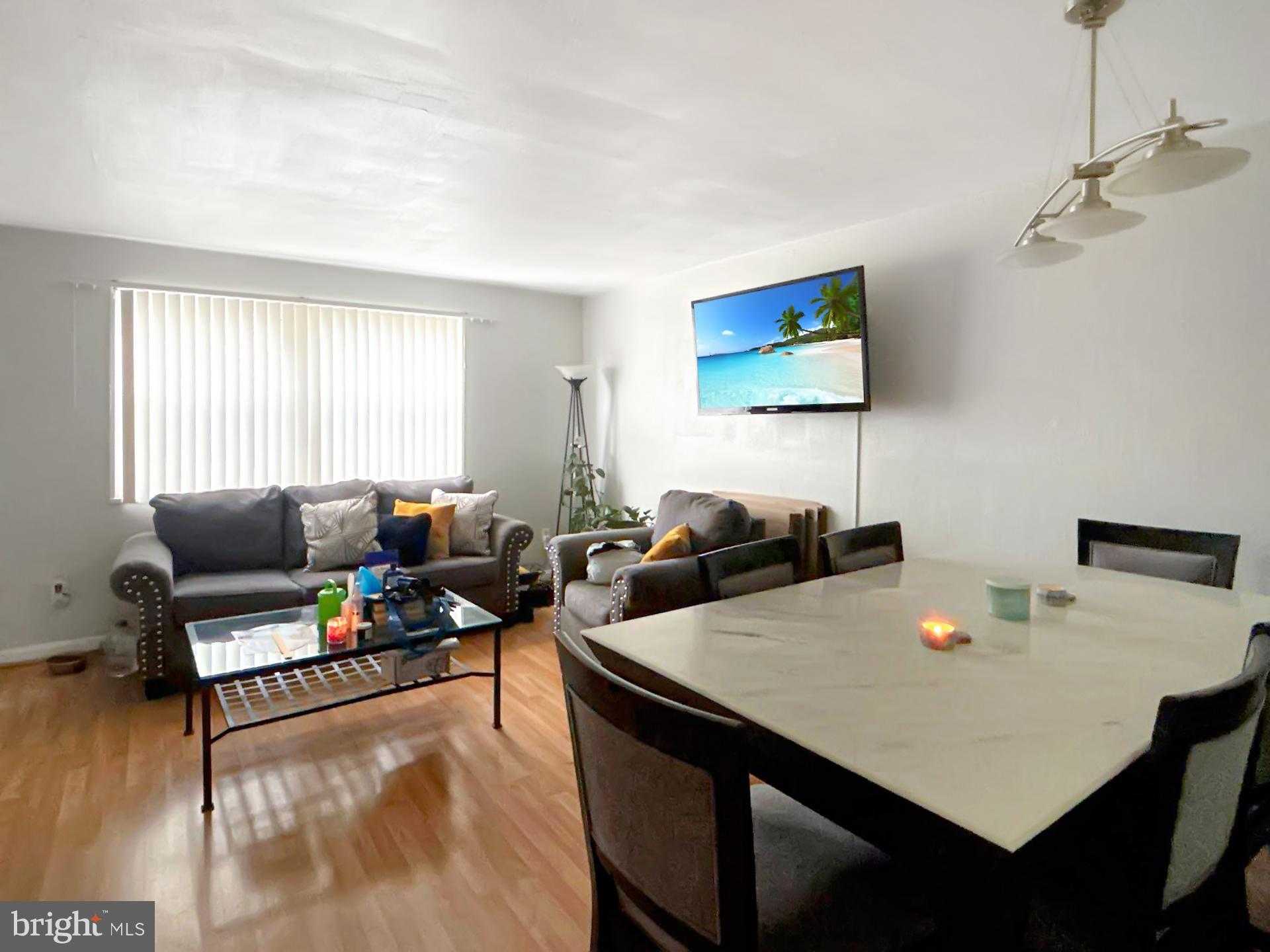 610 Hampton Dr photo 2